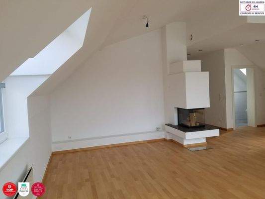 Wohnzimmer mit Kaminheizung