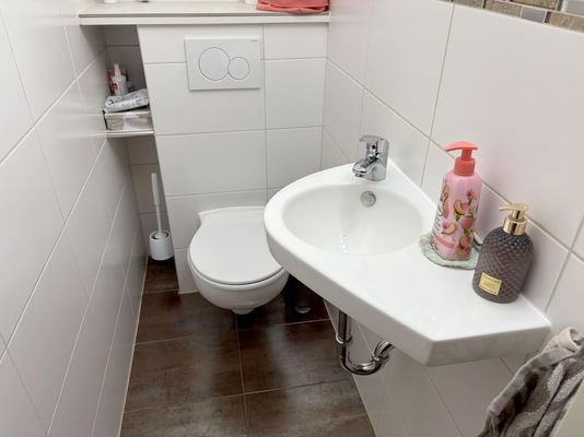 EG - modernisiertes Gäste-WC