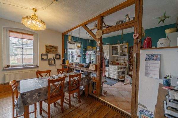 MFH- Essbereich mit Blick zur Küche