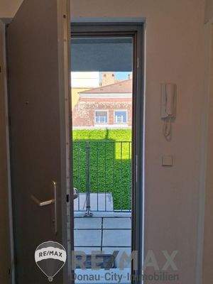 27 Sicherheitstüre 1210