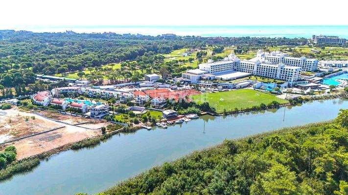 4-Bedroom Villa Near Golf Courses in Antalya Kadriye