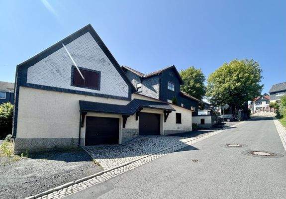 Außenansicht Garagen