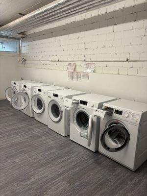 FH552_Gemeinschaftswaschraum