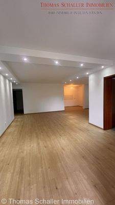 Wohn-Esszimmer + Küche 