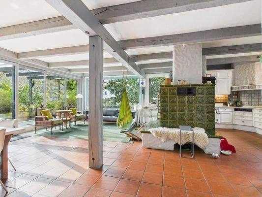 Wohn-Essbereich mit offener Küche und Terrassenzugang_Maisonettewohnung_EG