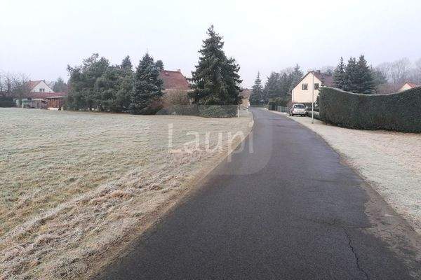 Grundstücksansicht 07 - Straßenseite - Winter