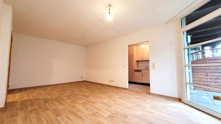 Wohnzimmer Durchgang zur Küche