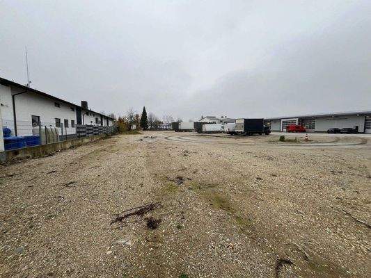 Außenfläche, beschottert und verdichtet