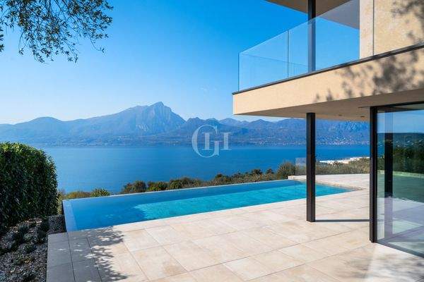 Terrasse und Ausblick