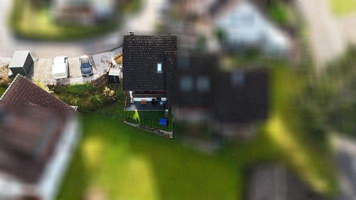 Sicht auf Terrasse und Parkplätze-LBS