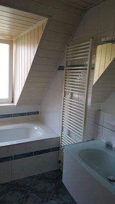 Badezimmer OG mit Wanne