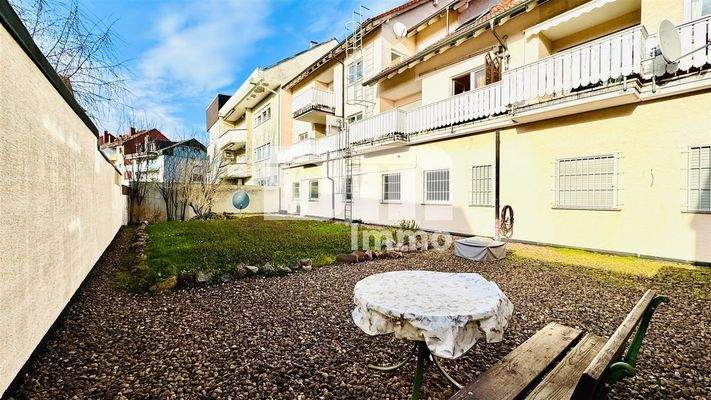 Rückansicht Innenhof / Gartenbereich