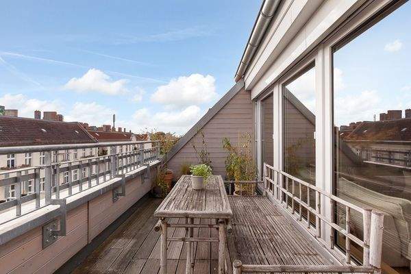 Großzügige Terrasse nach Süden