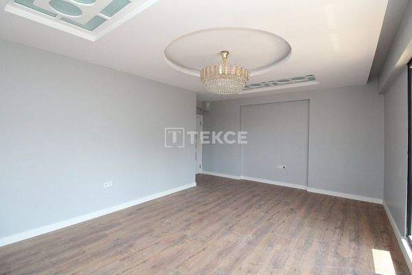 Spacious Properties with Balconies in a Complex in Yalova
