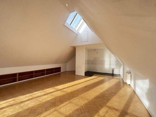 Wohn-Essbereich mit Küchennische