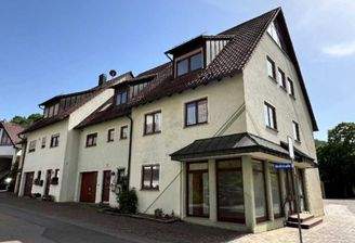 Haus Außenansicht _2.jpg