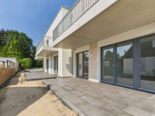 CAM02186G0-PR0127-STILL022