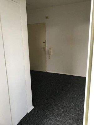 Symbolfoto-Großer Flur/Stellmöglichkeit Schrank