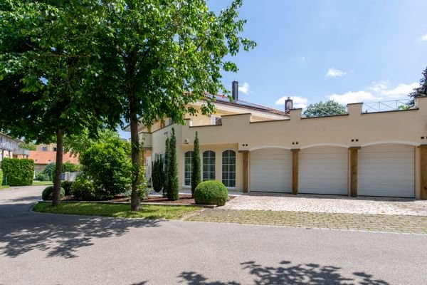 Garage mit Dachterrasse