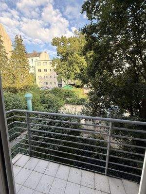 Ansicht Balkon 1 (OG)