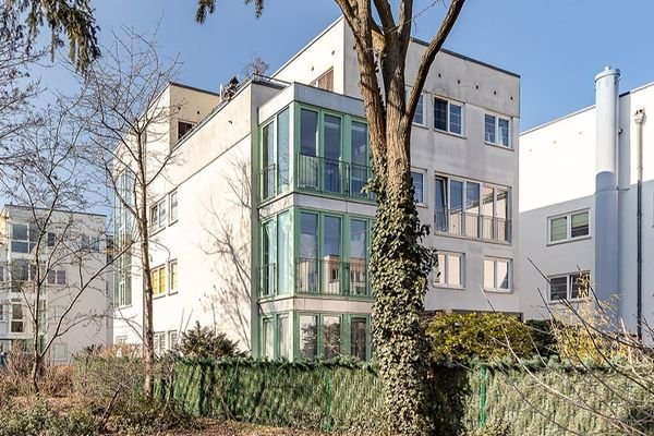 Hausrückseite mit Blick auf das Dachgeschoss