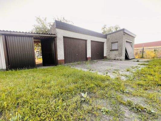 Blick in Richtung Doppelgarage ( zwei Fahrzeuge)