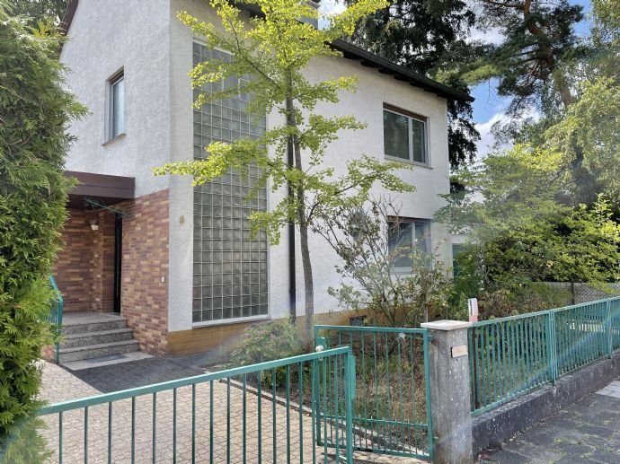 Renovierungsbedürftiges Einfamilienhaus mit Garten in Heusenstamm zu verkaufen !
