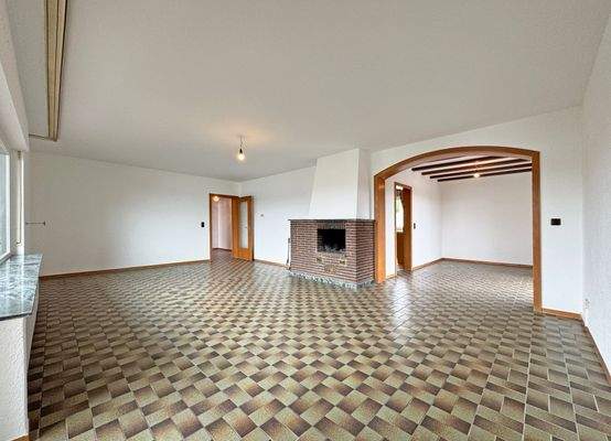 Wohnbereich mit offenem Kamin