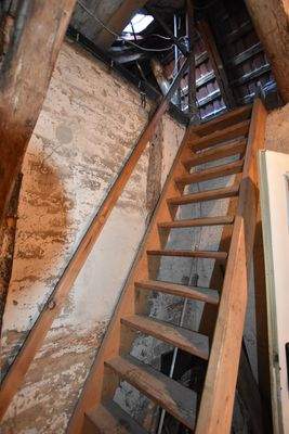 OG Treppe zum Spitzboden