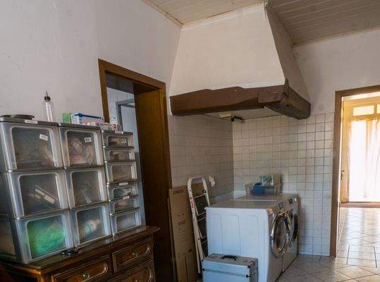 Wohnhaus EG Hauswirtschaftsraum 8236.jpg