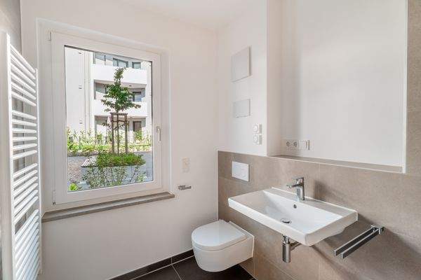 04_Bad durch Ankleide vom SZ erreichbar Whg24_ZGS.