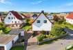 Blick in den Innenhof mit Garagen