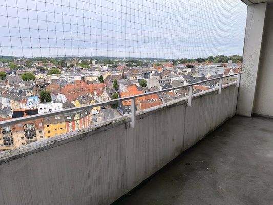 Balkon mit Stadtblick
