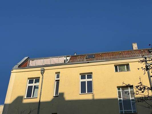 Vorderhaus mit Blick auf die Wohnung