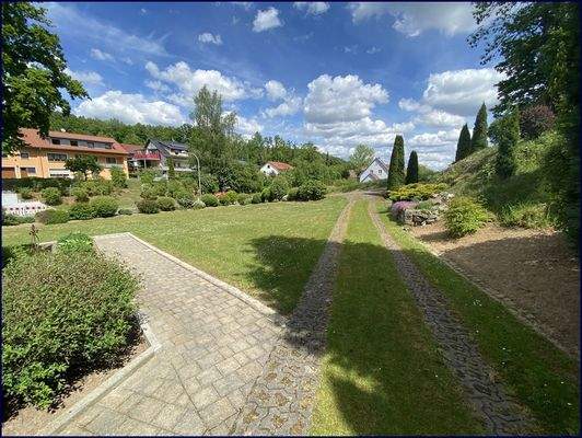 weitere Grundstückszufahrt