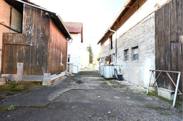 Außenbereich hinter dem Haus