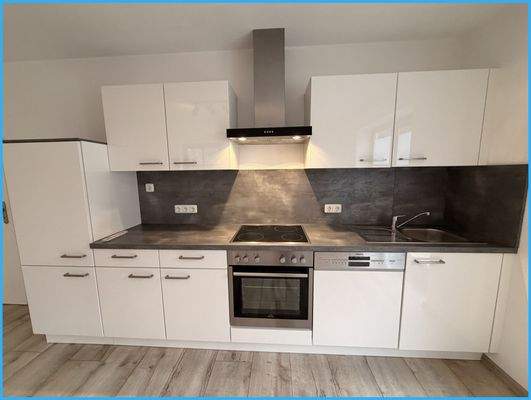 neuwertige Küche