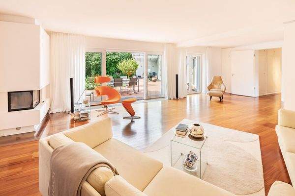 Wohnzimmer mit Terrassenzugang