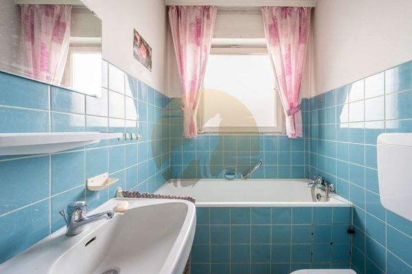 haus-baden-baden-neuweier-wolf-immobilien-badezimmer