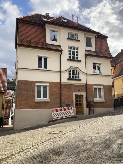 PROVISIONSFREI ! KERNSANIERT ! Charmante 2-Zimmer-Wohnung in stilvollem Altbau * Balkon * gefragte Wohnlage