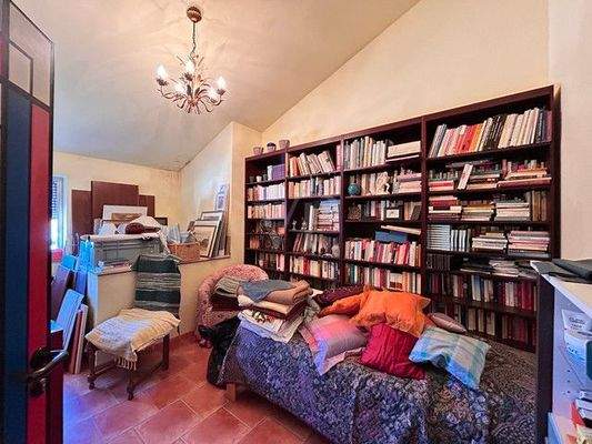 Schlaf-/Bürozimmer Dachgeschoss