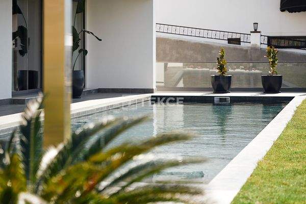 Villas with Private Pools Close to the Sea in Alanya Kargıcak