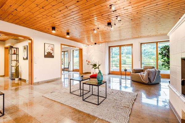 OG  - Lichtdurchflutete Ebene