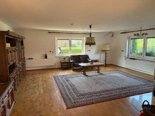 Großzügiges Wohnzimmer ...