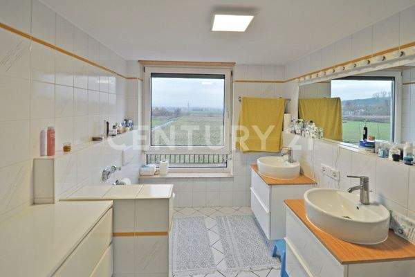 Badezimmer Ansicht 1