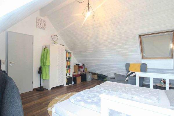 Schlafzimmer DG (3)