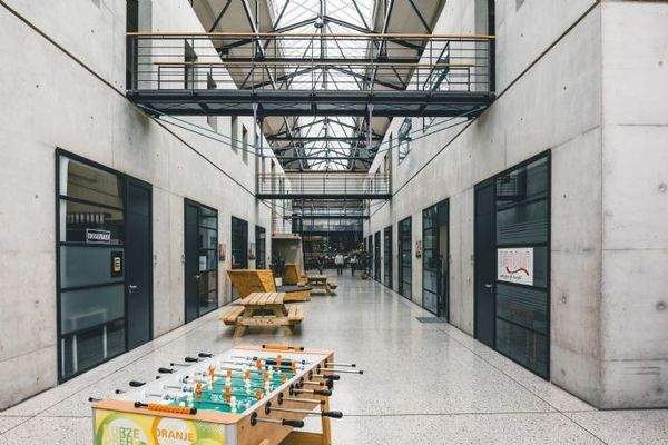 Kicker und Tischtennis für aktive Pausen