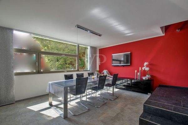 Esszimmer mit Einbauküche