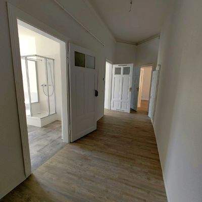 Wohnung 2.OG links - Flur 01