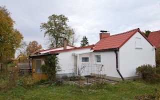 Großzügiges Grundstück mit gepflegtem Ferienhaus.